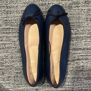 French Sole Pearl - Navy Leather Flats with Bow, size US 9